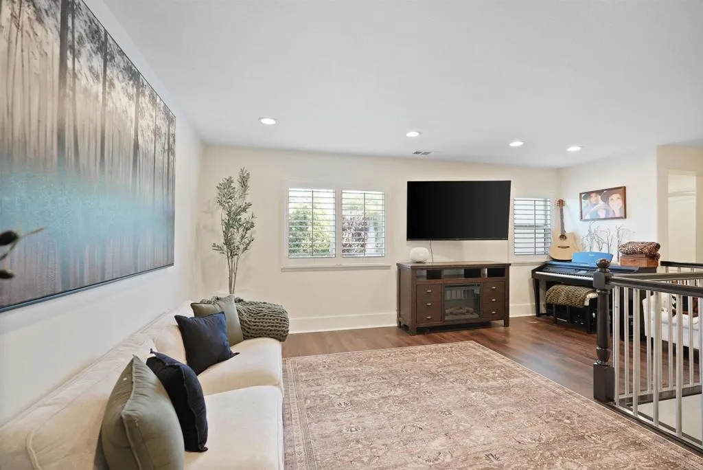 25351 Forest Street, Corona, California 92883 home-pic-14